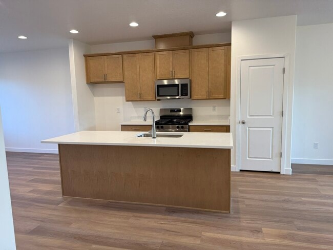 Building Photo - 515 S 800 W