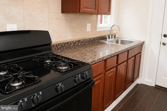 Building Photo - 63 Galveston Pl SW