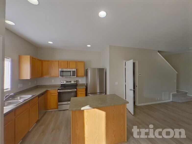 Building Photo - 2050 Creekridge Point