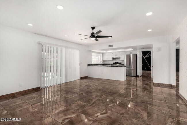 Building Photo - 4141 W Diana Ave