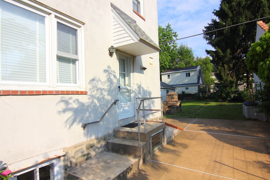 Building Photo - 772 Humphreys Rd