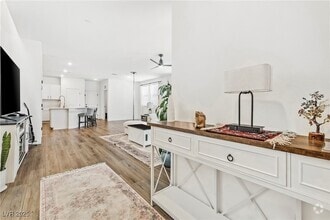 Building Photo - 2734 Fantoni St