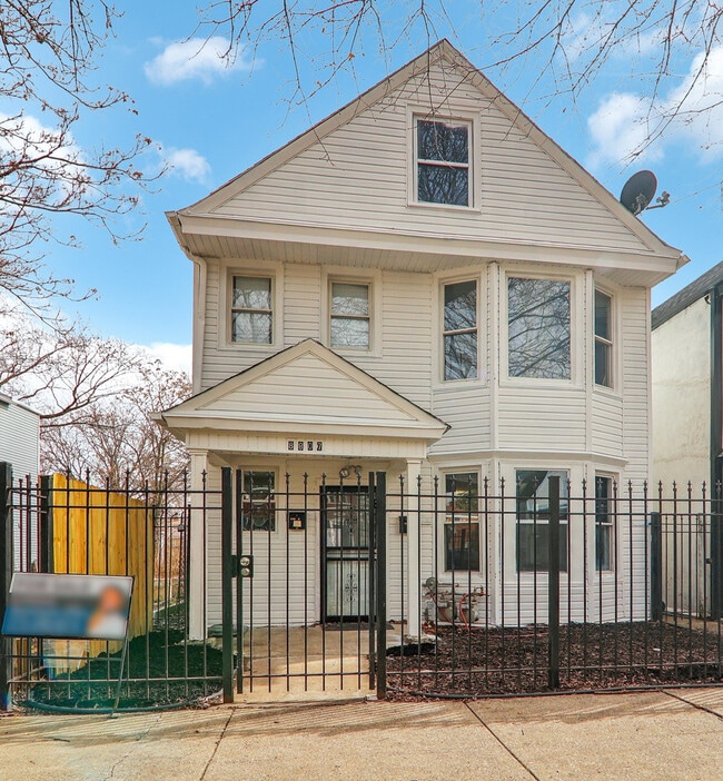 Primary Photo - 8807 S Lowe Ave