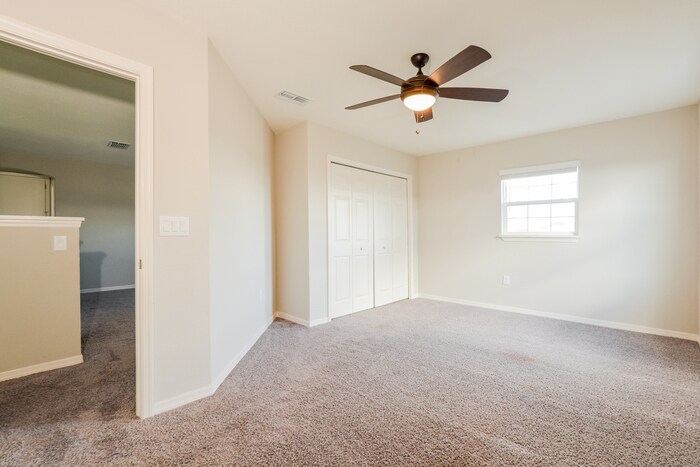 Building Photo - 1015 Corso Dr