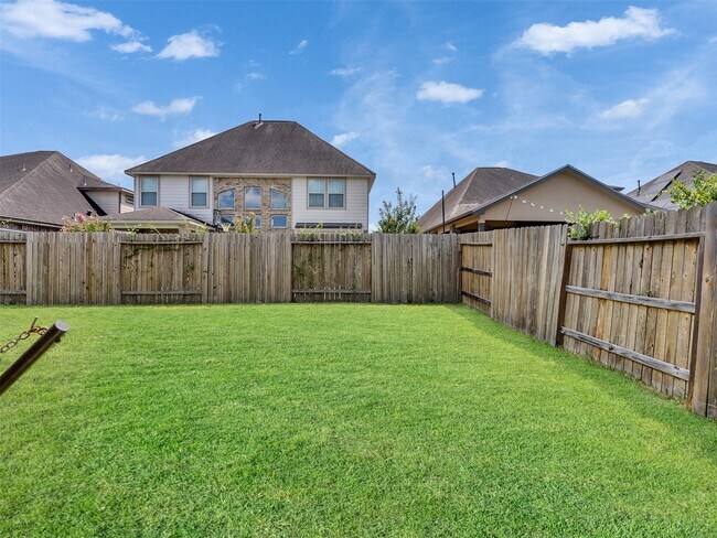 Building Photo - 10026 Thicket Park Ln