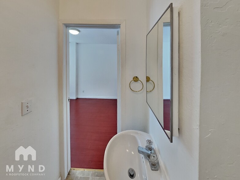 Building Photo - 518 Bryant St