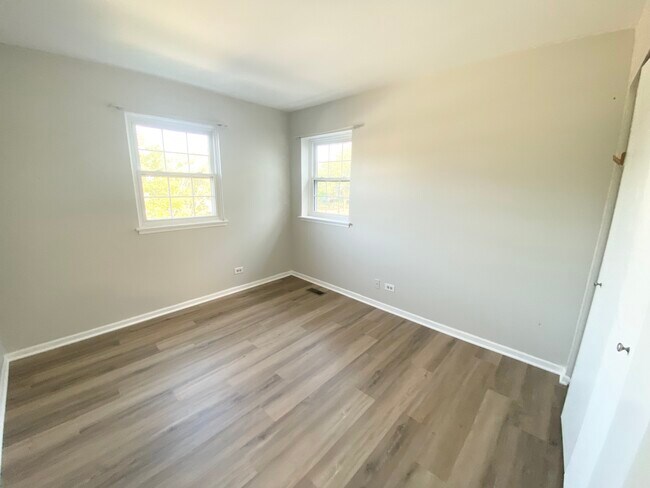 Building Photo - 6504 Kensington Pl