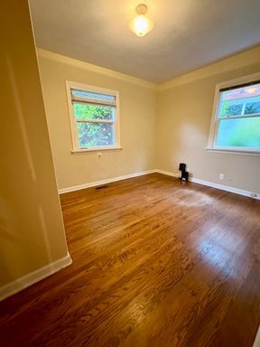 Building Photo - Treat Yourself to this Large Queen Anne Home!