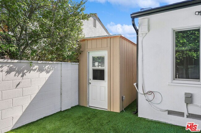 Building Photo - 12849 Tiara St