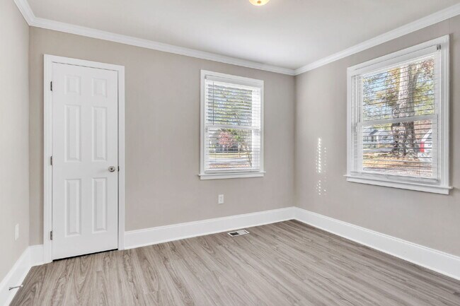 Building Photo - Beautifully Updated 2BR,2BA Single-Level Home $1650/mo rent***