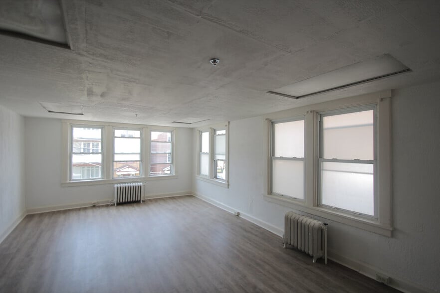 Building Photo - 505 South Ave