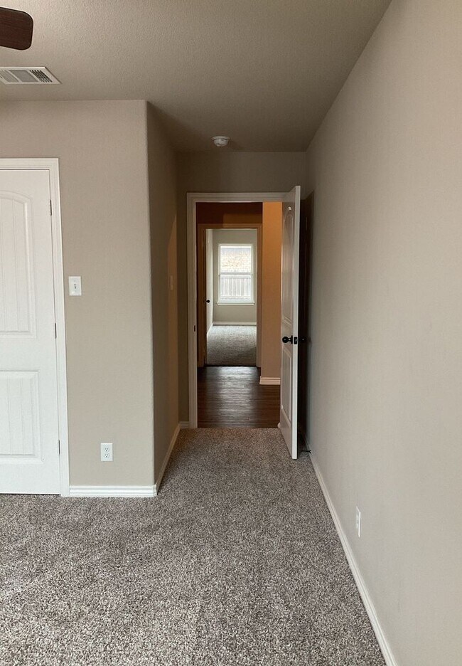 Building Photo - 4509 Colonel Dr