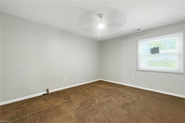Building Photo - 117 Roane Dr