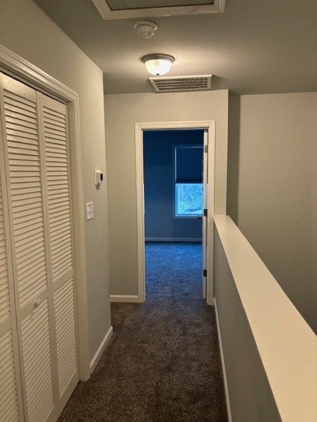 Building Photo - Beautiful 2 bedroom, 2.5 bath townhome Holly Ridge - Buckhorn Community