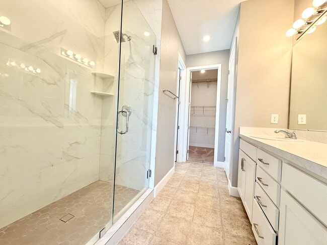 Building Photo - Lifestyle upgrade: Sleek 3Bedrooms/2Baths home in Leesburg’s Seasons at Hillside!