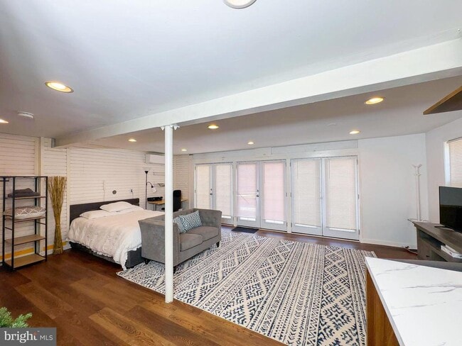 Building Photo - 9300 Colesville Rd