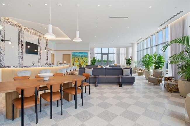 Building Photo - 3015 S Ysabella Ave