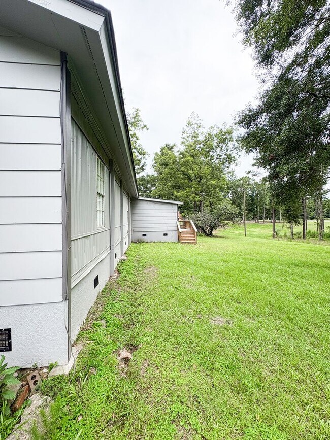 Building Photo - Beautiful 3BR/1BA in the country