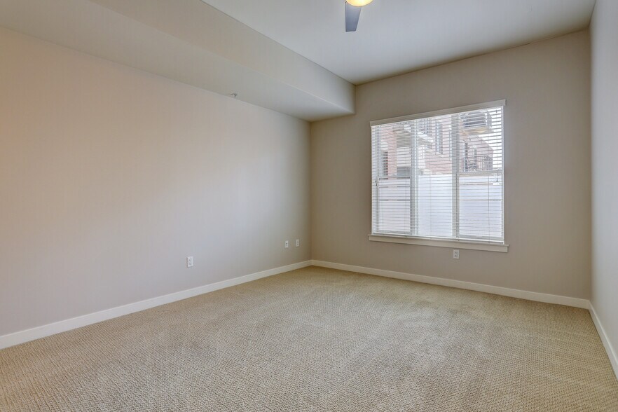 Building Photo - 410 Acoma St