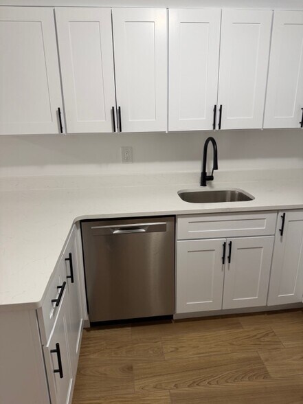 Dishwasher in unit - 16A Sylva Ln