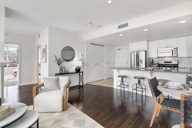 Building Photo - 1420 Terry Ave