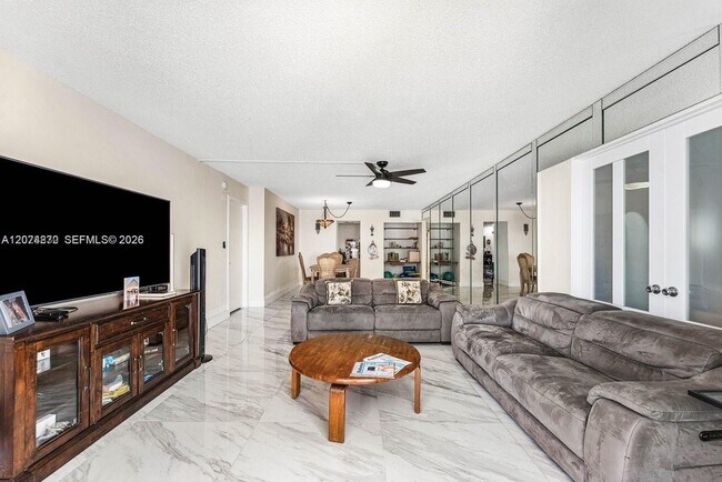 Building Photo - 1370 S Ocean Blvd