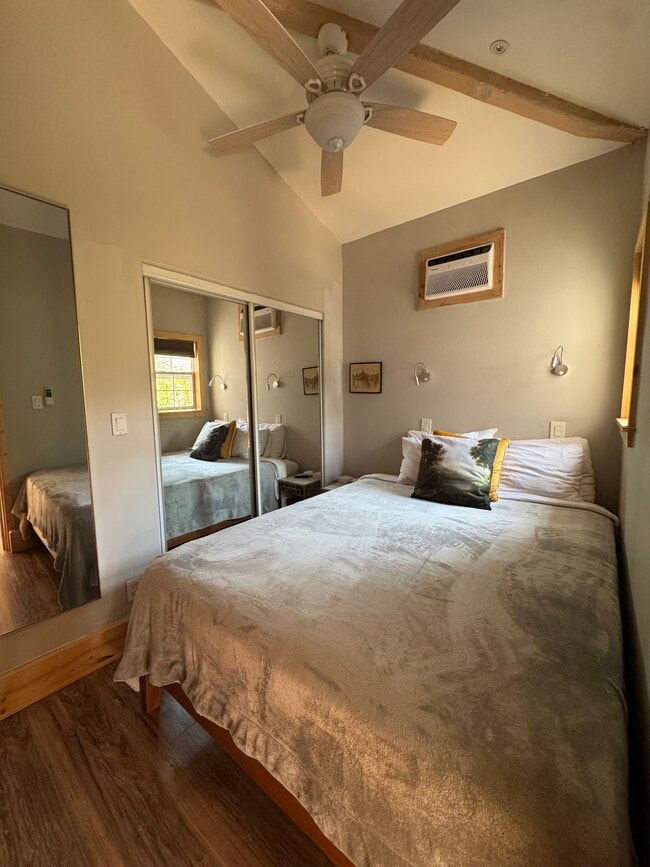Bedroom - 1134 Stanford St