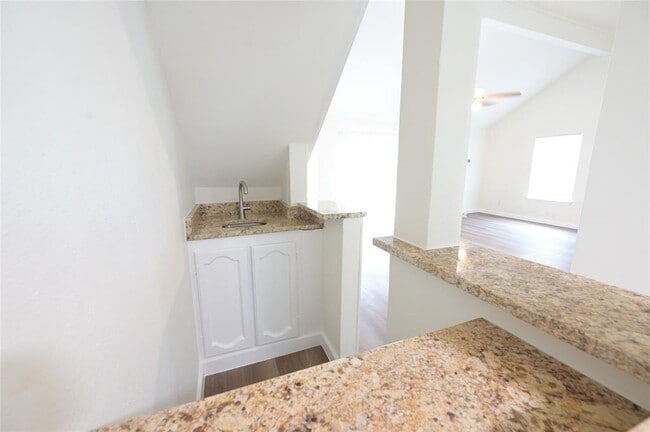 Building Photo - 7403 Ferndale Cir