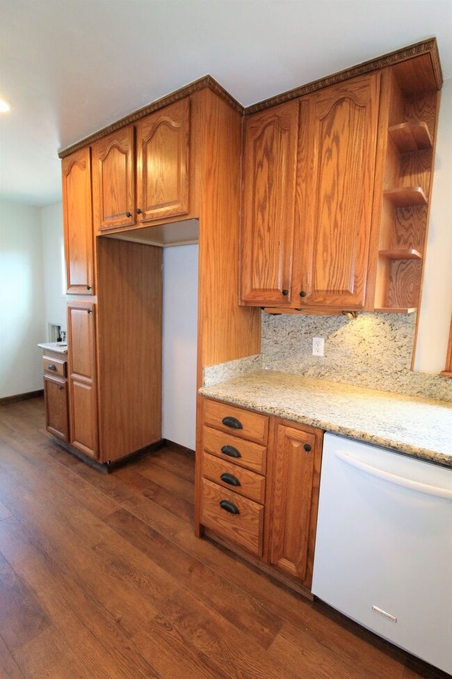 Building Photo - Quaint Midtown Ventura Home