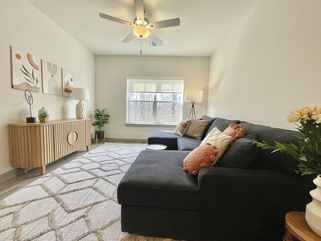 Building Photo - Tuscany | 1 Bed 1 Bath | 786 sf