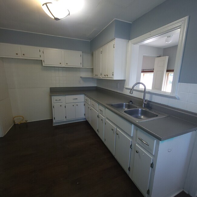 Building Photo - 534 Trebisky Rd