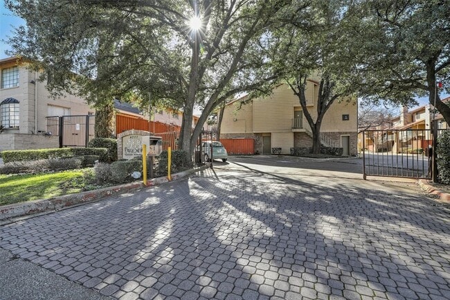 Building Photo - 4777 Cedar Springs Rd