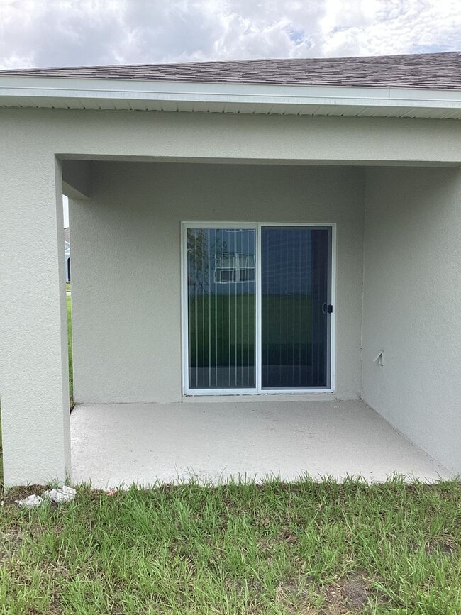Building Photo - Four bedroom two bath in Eagle Lake