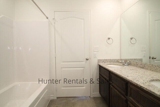 Building Photo - North Killeen Three Bedroom!