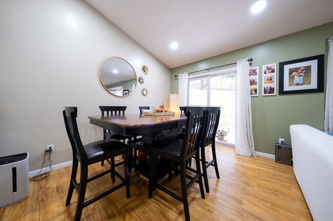 Building Photo - 1574 Stephanie Cir