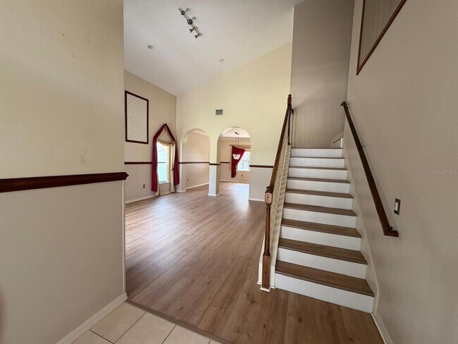 Building Photo - 2418 Huron Cir