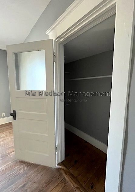 Building Photo - 607 W 44th St