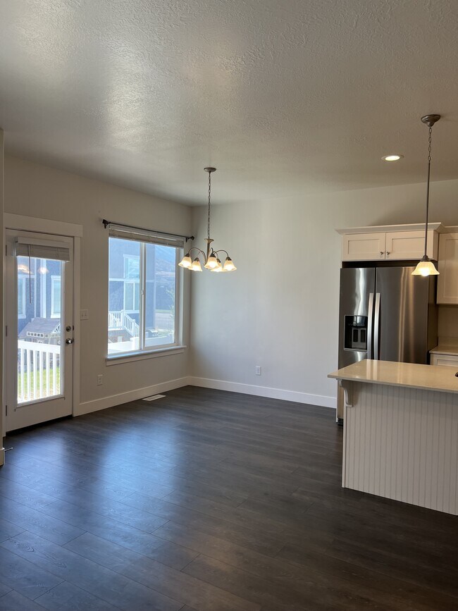 Building Photo - 3636 W 2280 N