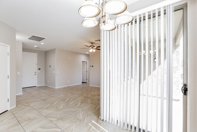 Building Photo - 1735 S Desert View Pl