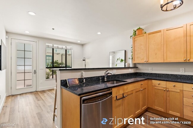 Building Photo - 1 br, 1 bath Condo - 4395 Piedmont Ave, Oa...