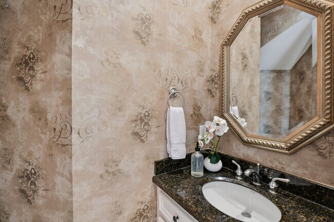 Building Photo - 2 Wilmington Ct