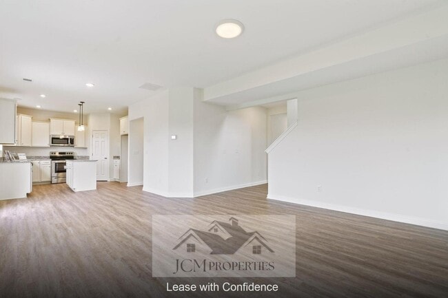 Building Photo - 332 Friendly
