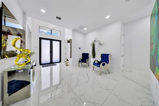 Building Photo - 1550 SW 89th Ct