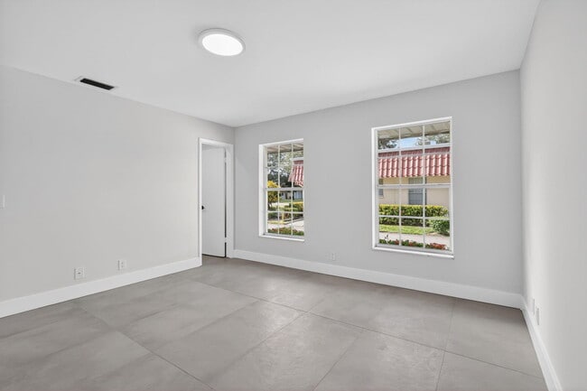 Building Photo - 846 Salem Ln