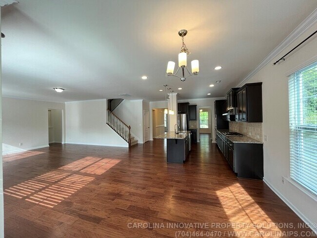 Building Photo - 385 Hawks Creek Pkwy
