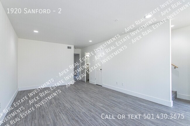 Building Photo - 1920 Sanford Dr