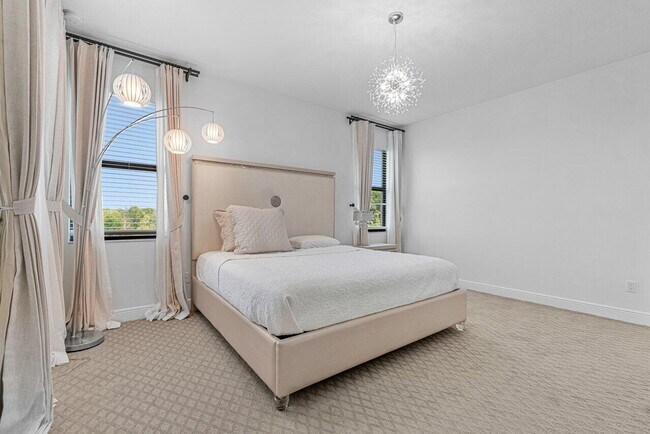 Building Photo - 13026 Artisan Cir