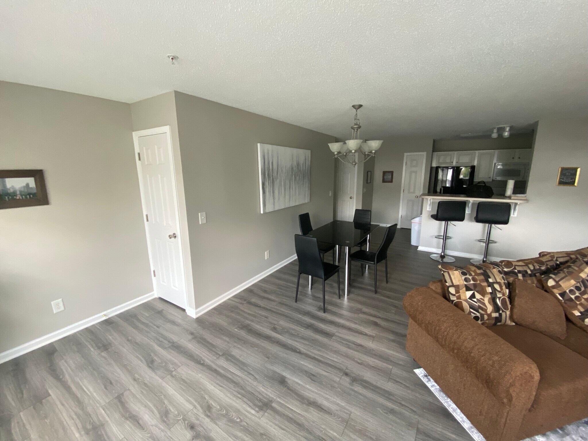 Bar area for serving or eating - 4305 Timberbrooke Dr