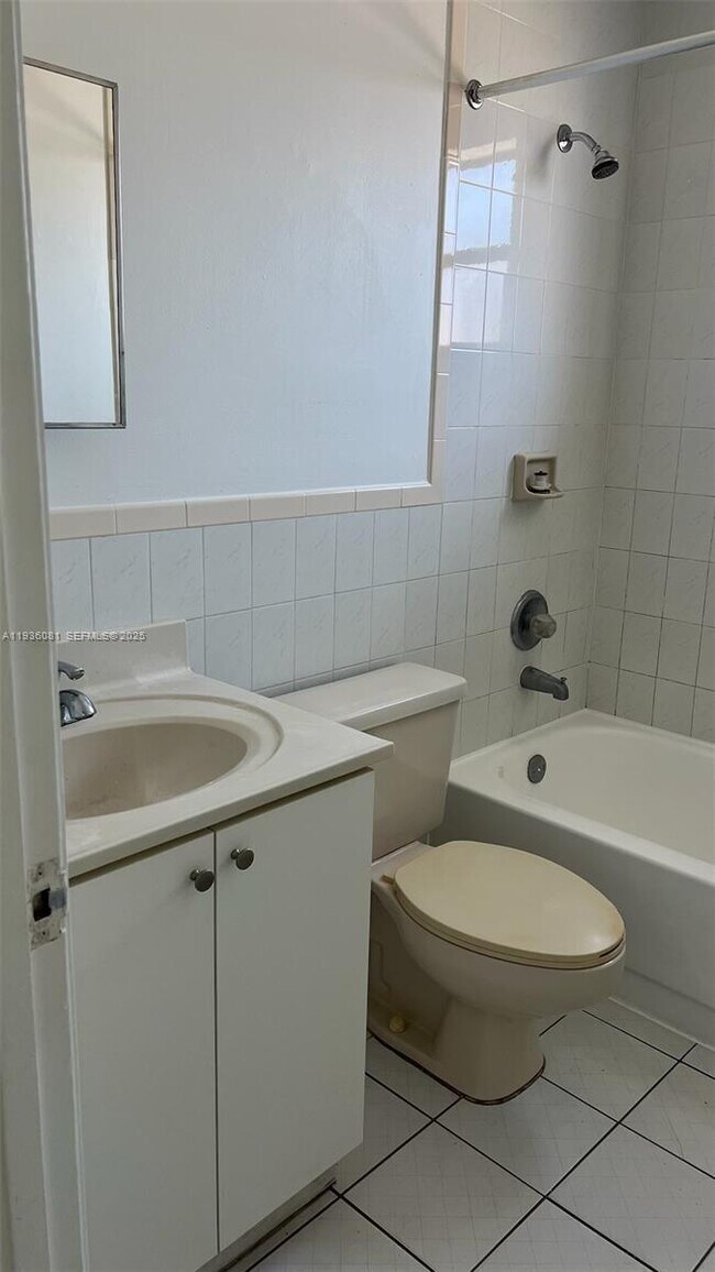 Building Photo - 1745 W 58th St