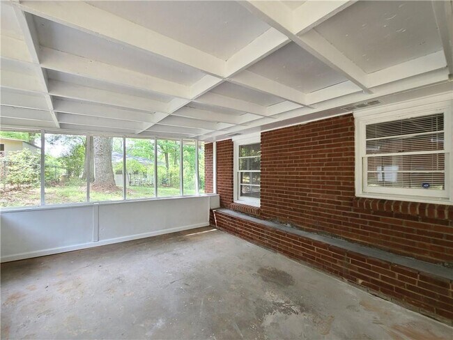 Building Photo - 3225 Forrest Hills Dr SW